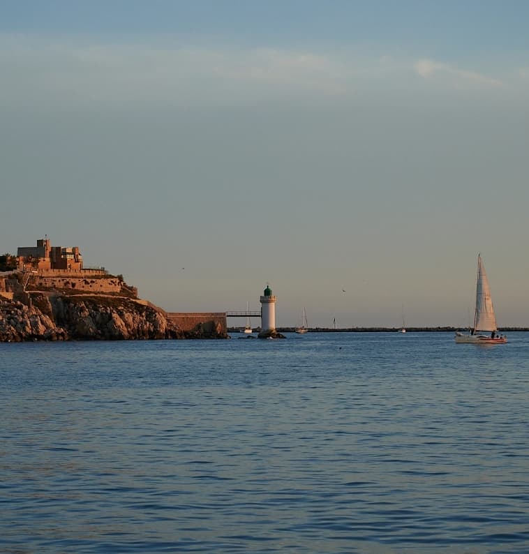 Sunset Networking en mer — Reflet Maritime